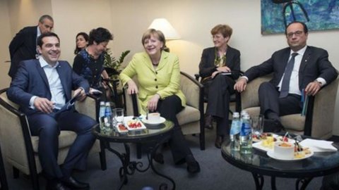 Yunani, kesepakatan lebih dekat berkat Merkel: setidaknya satu reformasi dari Athena