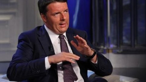 Sekolah, Renzi menantang oposisi: "Entah amandemen atau asumsi"