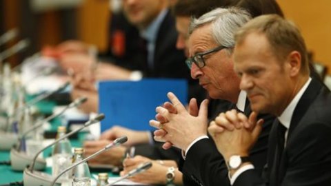 Athena menjawab Juncker: kurangnya ketulusan