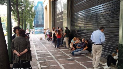 Grecia,  Europarlamento chiede subito vertice straordinario