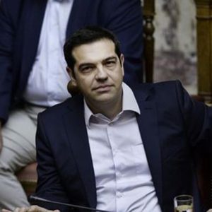 ギリシャはIMFに支払いをせず、バッグはGreferendumからぶら下がっています