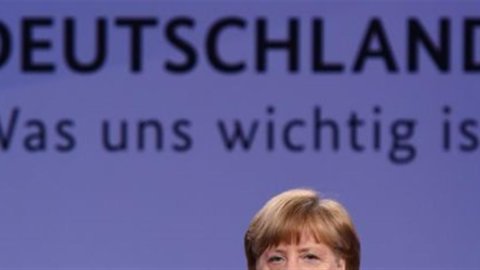 Merkel freezes Tsipras: "No negotiations before the referendum"