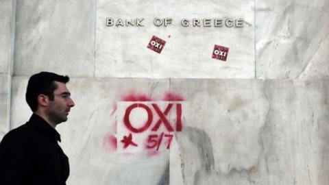 Duelo Grécia-credores: Tsipras pede corte de 30% na dívida