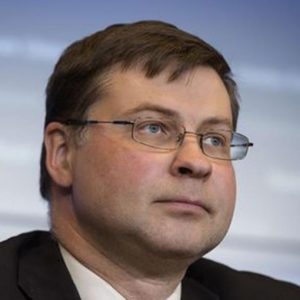 Renzi: "Siyasi bir Avrupa inşa etmek" ama Dombrovskis: "İnandırıcı önlemler veya Grexit"