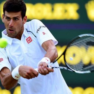 Wimbledon, Djokovic soffre ma raggiunge i quarti: sfiderà Cilic