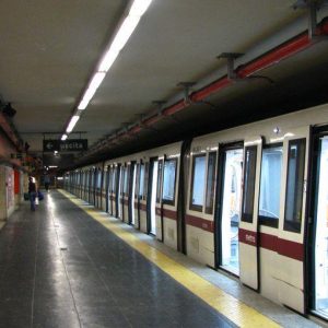 Roma, ancora caos trasporti: “sciopero bianco” sulla metro e venerdì fermi i bus