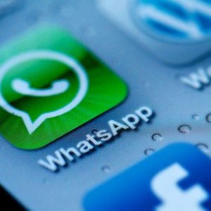 Whatsapp: in arrivo il tasto Mi Piace