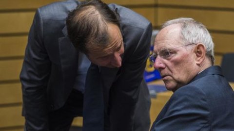 GRECIA ED EUROPA – Falchi all’attacco: solo la Merkel può trovare l’accordo