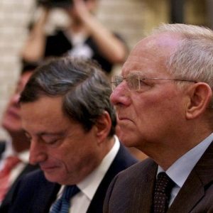 Grexit e dívida grega: o duelo Draghi-Schaeuble é reacendido