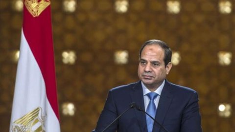 L'Egypte double le canal de Suez