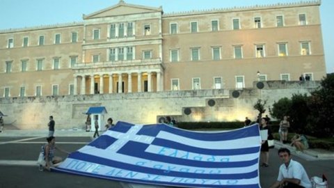 Grecia: il Pil sale, ma la Germania critica il piano di salvataggio