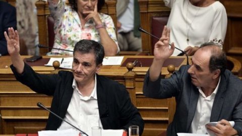 Griechenland: Parlament billigt dritten Rettungsplan, heute Eurogruppe
