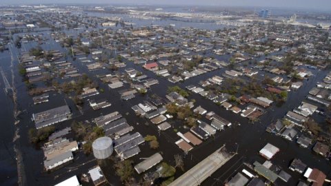 災害リスク管理: ハリケーンから 10 年後のカトリーナの教訓