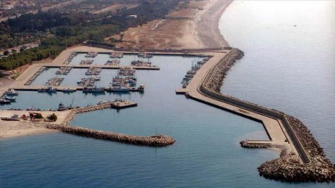 イタリアの港: 州が販売を希望している 5 港は次のとおりです。
