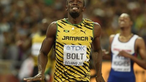 Atletizm: Jamaika bayrak yarışı diskalifiye edildi, Bolt altın madalya kaybetti