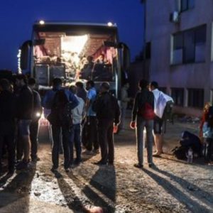 Migranti, tragedie senza fine: centinaia di morti fra Austria e Mediterraneo