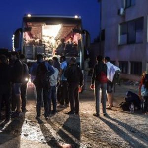 Migranti, tragedie senza fine: centinaia di morti fra Austria e Mediterraneo