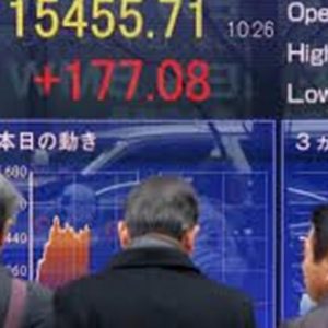 Borsa: Milano apre in rosso, Tokyo festeggia accordo TTP