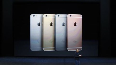 iPhone 6s e da venerdì negli Apple Store: preordini record