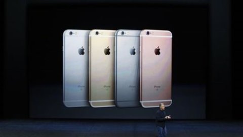 iPhone 6s и с пятницы в Apple Store: рекорд предзаказов