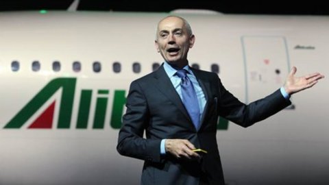 Alitalia: macht in den ersten sechs Monaten 130 Millionen rote Zahlen