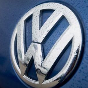 Volkswagen a picco in Borsa dopo scandalo emissioni (-15%)