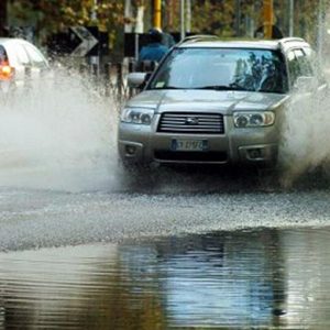 Schlechtes Wetter, 10 Tote an der französischen Riviera. Die Warnung verlagert sich nach Italien