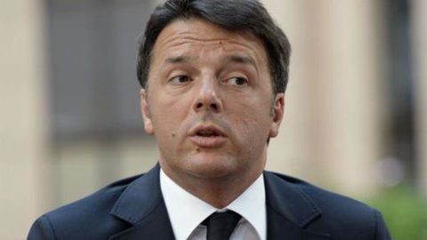 Renzi: "2016'da IRES indirimi ve Rai lisans ücreti 100 Euro'ya düşürüldü"