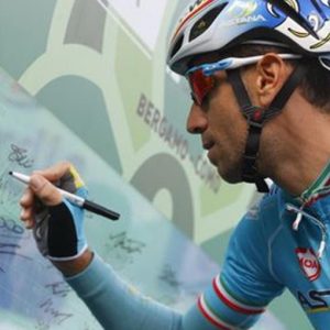 Nibali conquista o Giro com final emocionante