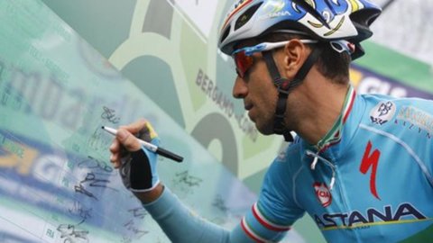 Ciclismo: super Nibali triunfa en el Giro di Lombardia