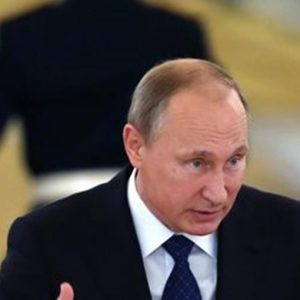 Siria, Putin ridică ștacheta: rachete lansate de nave rusești. Dar SUA: „Rusia greșește”