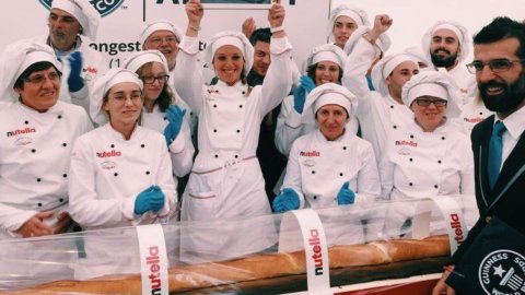 Expo: Baguette récord de Nutella, la más larga del mundo