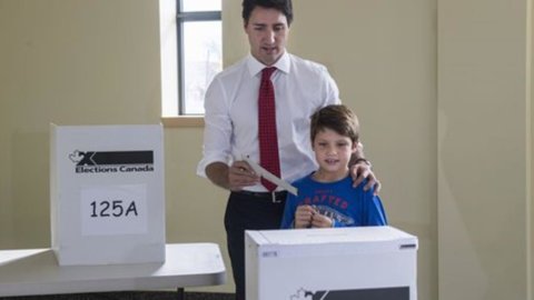 Elezioni in Canada: vincono a sorpresa i liberali di Trudeau