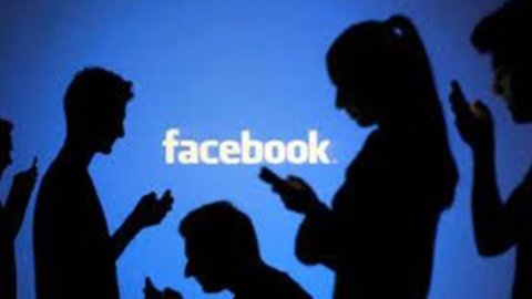 Wall Street, Facebook vale più di Buffett