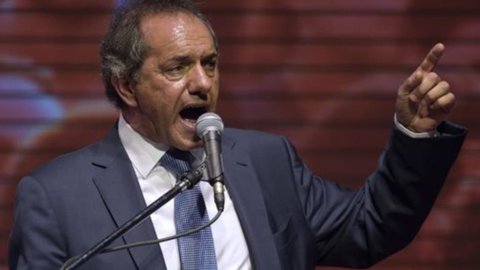 الانتخابات في الأرجنتين: ماكري يأخذ Scioli إلى بطاقة الاقتراع