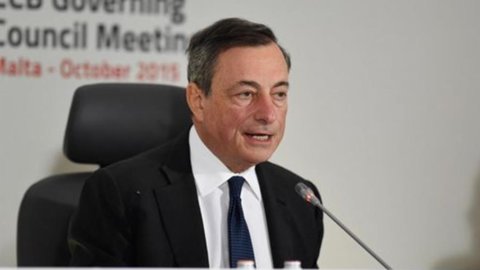 Draghi: „Solide Banken, Basel 4 wird es nicht geben. Vorsicht bei Staatsanleihen der Banken“