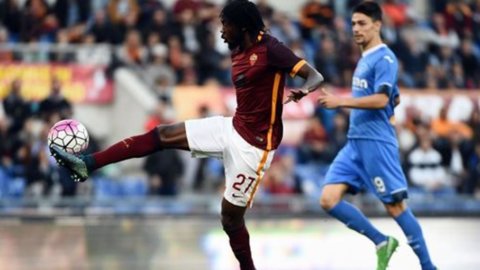 Derbi: La Roma venció a Lazio (2-0) y se quedó en la estela de Inter y Fiorentina