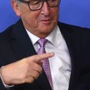 Juncker, ricollocamento migranti: “Di questo passo finiamo nel 2101”