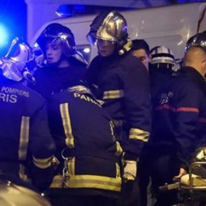 RĂZBOI ȘI ORIOARE LA PARIS: peste 120 de morți și 200 de răniți în atacurile teroriste ale ISIS