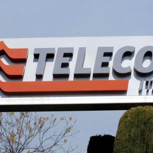 Telecom: Blackrock detiene il 5,06%