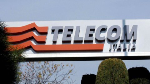 Telecom: Blackrock detiene il 5,06%