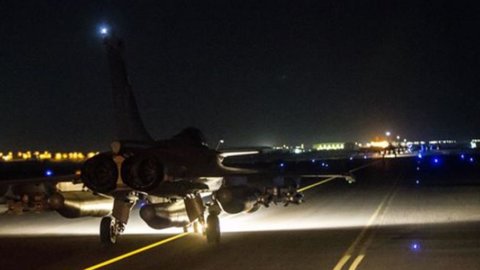 Come si finanzia l’Isis? Petrolio, rapimenti, contrabbando, estorsioni e donazioni