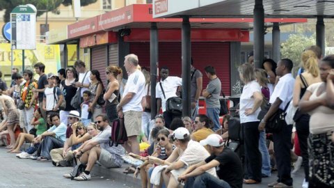 Sciopero generale 20 novembre: si fermano scuola, bus e dipendenti pubblici