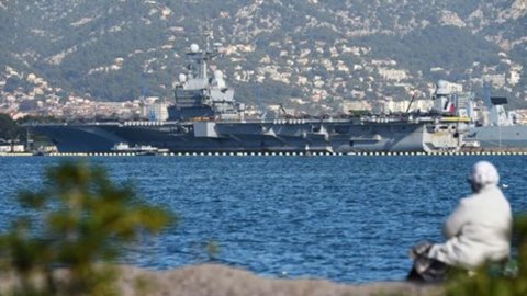 Anti-Isis: Paris pede o uso de aeroportos italianos