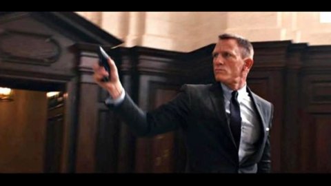 My name is Bond, James Bond: ビジネスに印象的な名前を付ける難しい技術