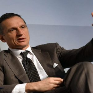 Telecom, Recchi: „Vivendi nu domină”. Și închiriez rețeaua Enel pe bandă largă