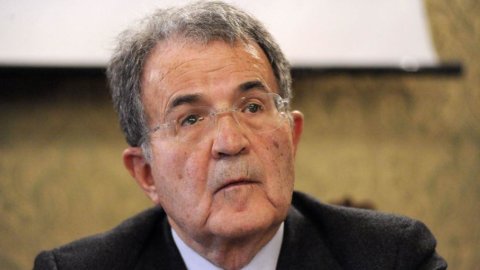 Prodi ai 40 anni di Prometeia: “Rischio terrorismo sulla ripresa, serve saggezza”