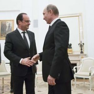 Putin a Hollande: “Sì alla grande coalizione anti-Isis anche a guida Usa”