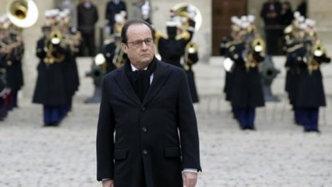 Hollande: “Il nemico è il fanatismo”