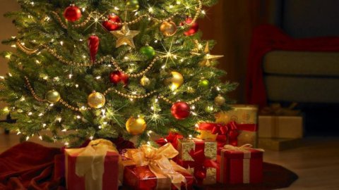 Risparmiare energia a Natale: 5 regole da seguire